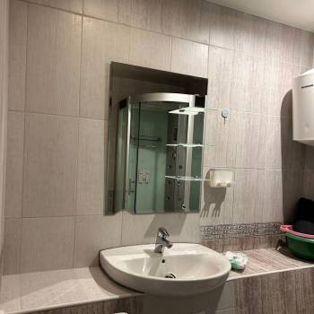 Сдается 1-комнатная квартира, 57 м²
