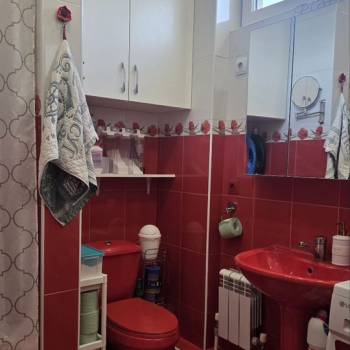 Продается 1-комнатная квартира, 54 м²
