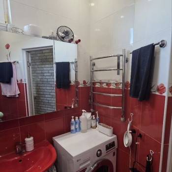 Продается 1-комнатная квартира, 54 м²