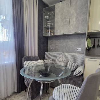 Продается 1-комнатная квартира, 54 м²