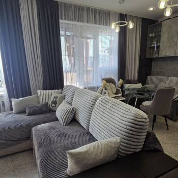 Продается 1-комнатная квартира, 54 м²