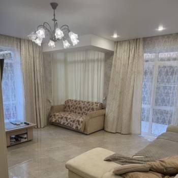 Сдается 2-х комнатная квартира, 110 м²