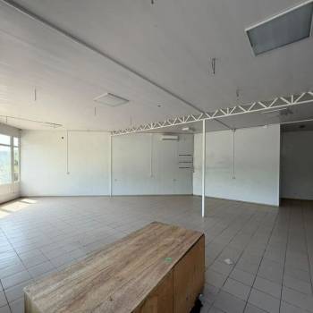 Продается Нежилое помещение, 90 м²