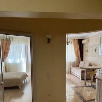 Сдается 2-х комнатная квартира, 82 м²