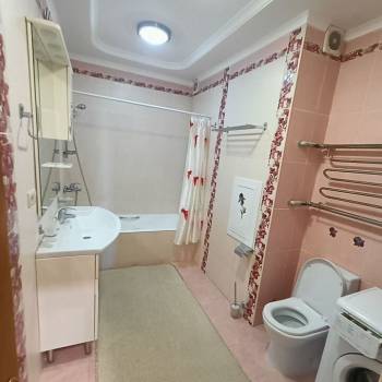 Сдается 2-х комнатная квартира, 65 м²
