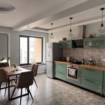 Сдается 2-х комнатная квартира, 105 м²