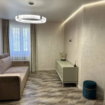 Сдается 1-комнатная квартира, 64 м²