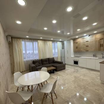 Сдается 2-х комнатная квартира, 81 м²