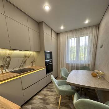 Сдается 2-х комнатная квартира, 67 м²