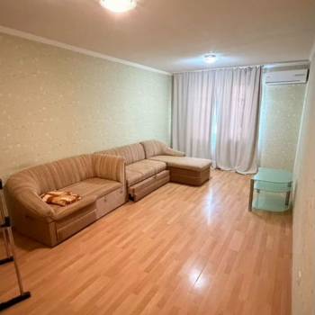 Сдается 1-комнатная квартира, 54 м²