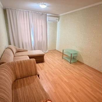 Сдается 1-комнатная квартира, 54 м²