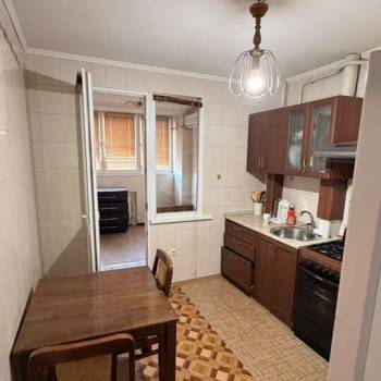Сдается 1-комнатная квартира, 54 м²