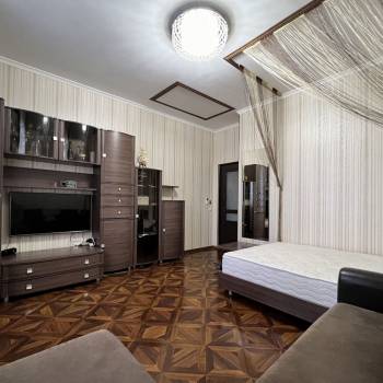 Продается 1-комнатная квартира, 42 м²