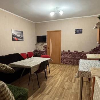 Сдается 2-х комнатная квартира, 100 м²