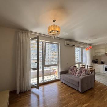 Продается 1-комнатная квартира, 56,7 м²