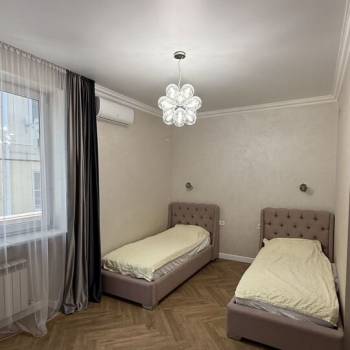Продается Многокомнатная квартира, 120 м²