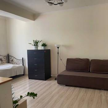 Продается 1-комнатная квартира, 47 м²