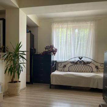 Продается 1-комнатная квартира, 47 м²