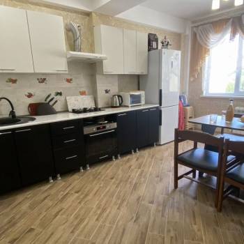 Продается Многокомнатная квартира, 74,7 м²