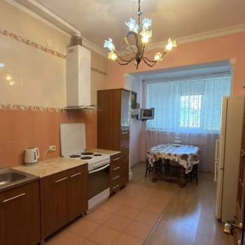 Сдается 2-х комнатная квартира, 87 м²