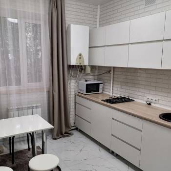 Продается 1-комнатная квартира, 40 м²