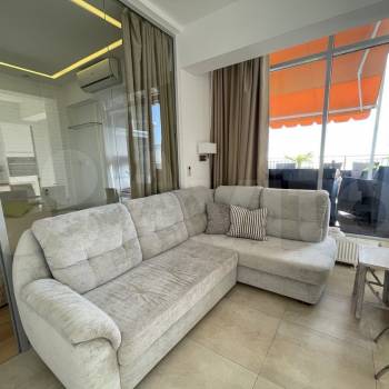 Продается 1-комнатная квартира, 120 м²