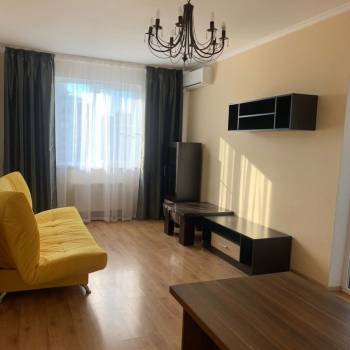 Сдается Многокомнатная квартира, 80 м²