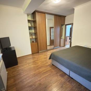 Сдается 2-х комнатная квартира, 75 м²