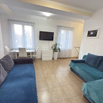 Сдается 2-х комнатная квартира, 75 м²