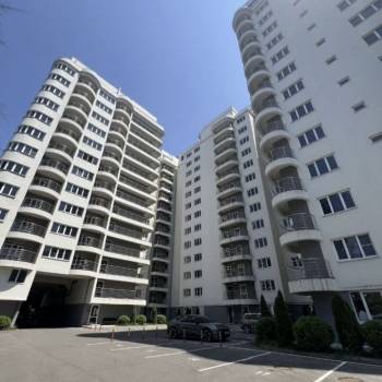 Продается 1-комнатная квартира, 83,9 м²