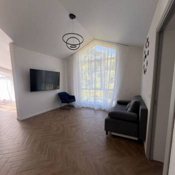 Сдается 1-комнатная квартира, 62 м²