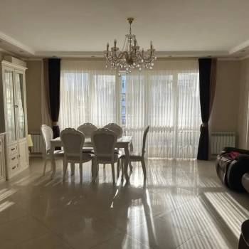 Сдается 2-х комнатная квартира, 90 м²
