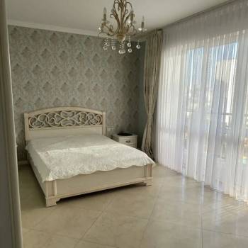 Сдается 2-х комнатная квартира, 90 м²