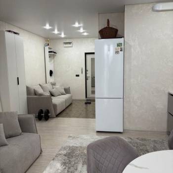 Продается 1-комнатная квартира, 42 м²