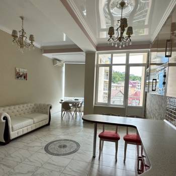Сдается 1-комнатная квартира, 70 м²