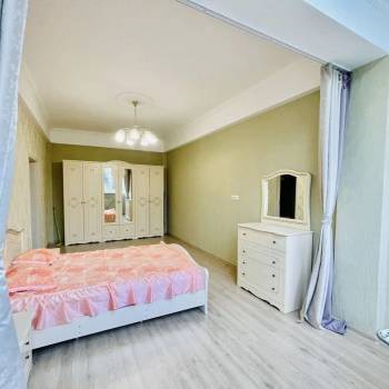 Продается 1-комнатная квартира, 60 м²