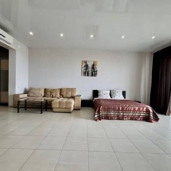 Сдается 1-комнатная квартира, 67,5 м²