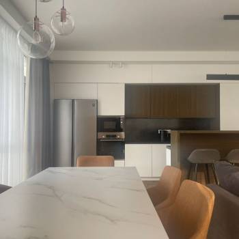 Продается Многокомнатная квартира, 105 м²