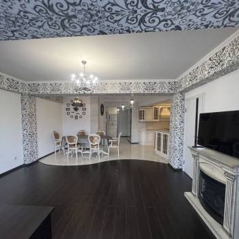 Сдается 2-х комнатная квартира, 90 м²