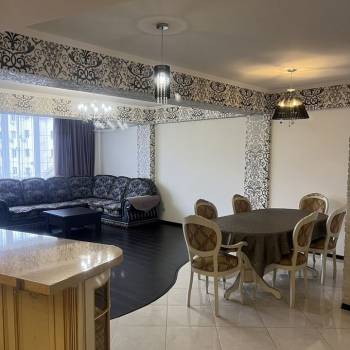 Сдается 2-х комнатная квартира, 90 м²