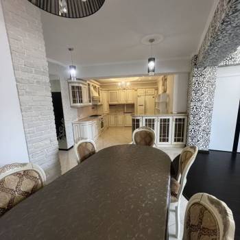Сдается 2-х комнатная квартира, 90 м²