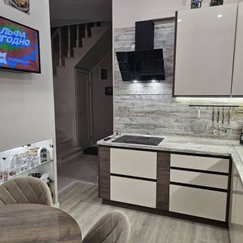 Продается Многокомнатная квартира, 127 м²