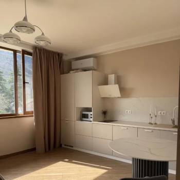 Сдается 1-комнатная квартира, 42 м²