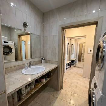 Продается 1-комнатная квартира, 52,2 м²