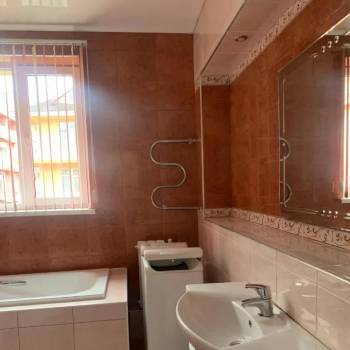 Сдается Многокомнатная квартира, 200 м²