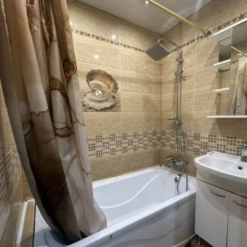 Сдается 2-х комнатная квартира, 64 м²