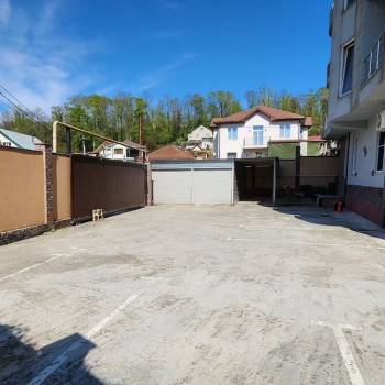 Продается 1-комнатная квартира, 100 м²
