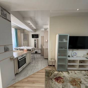 Сдается 2-х комнатная квартира, 79 м²