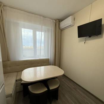 Сдается 1-комнатная квартира, 56 м²