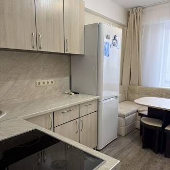Сдается 1-комнатная квартира, 56 м²